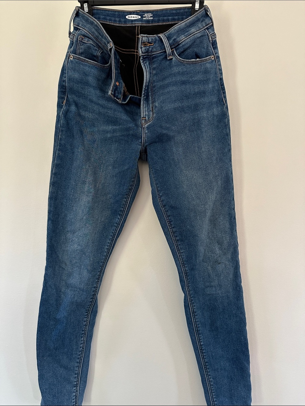 Old Navy women’s Skinny Jeans in Dark Blue Wash